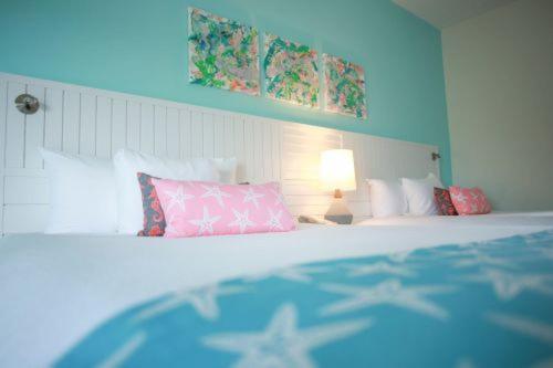 Pelican Bay Hotel